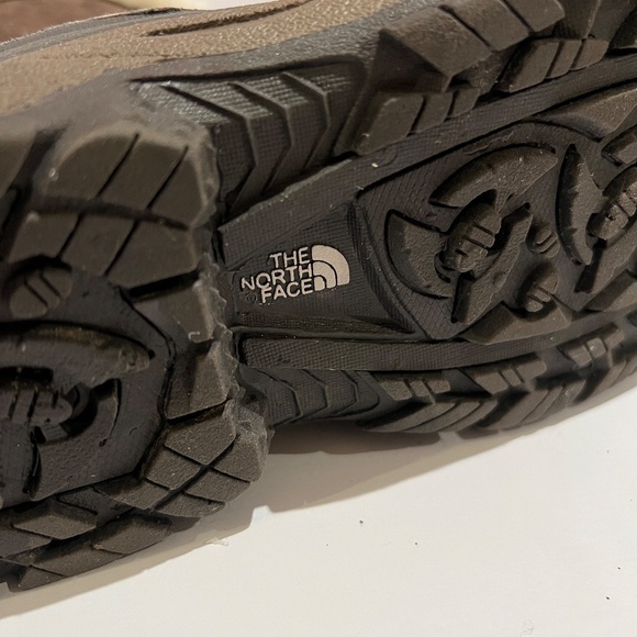 THE NORTH FACE Heat Seeker Winter Boots with Faux Fur Trim - Picture 8 of 10